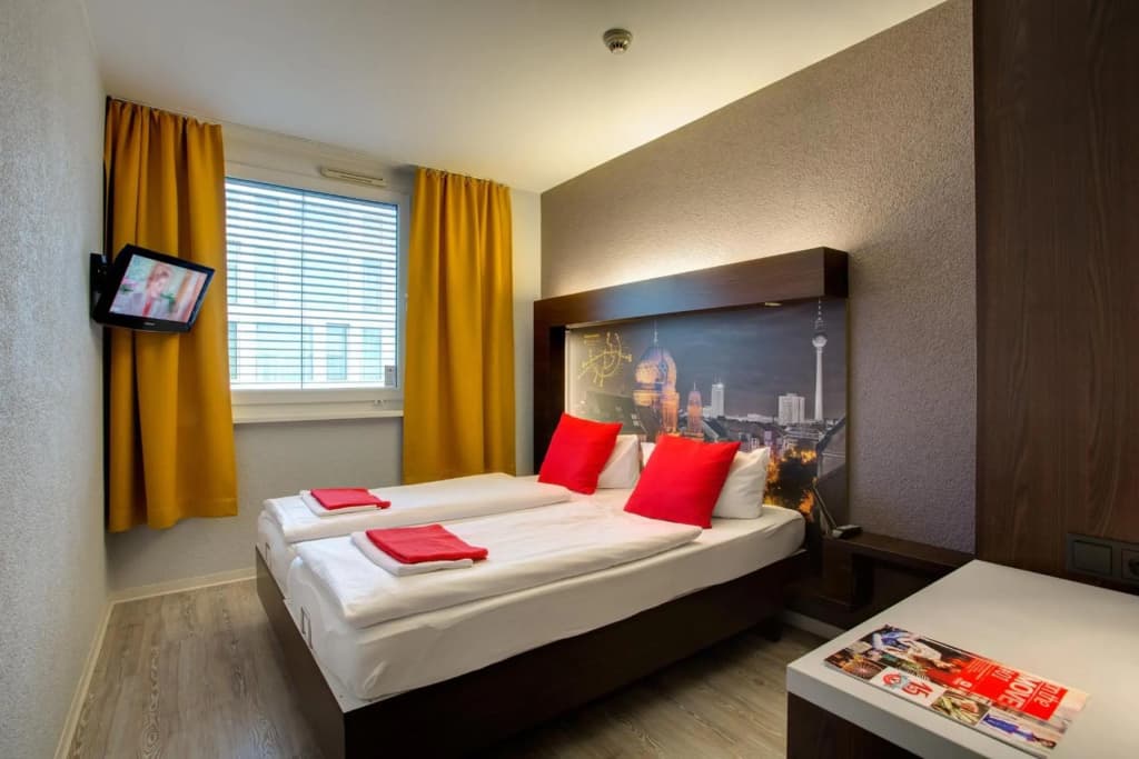 MEININGER Hotel Berlin Hauptbahnhof - photo 32