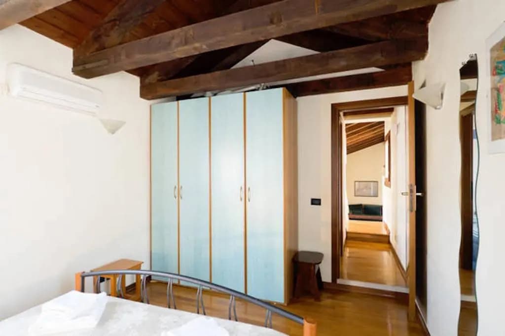Romantic Rialto Apartment - photo 2