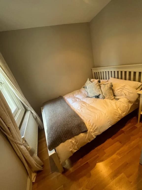 Modern Top Floor 2BD Flat - Kensington - photo 5