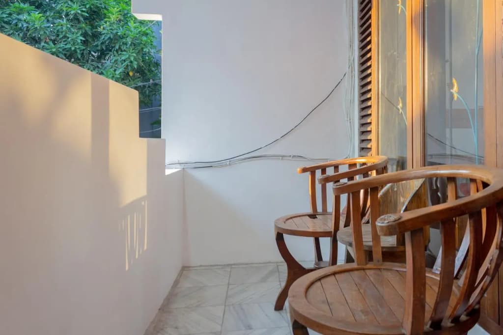 OYO 366 Thamadhiro Residence - photo 11