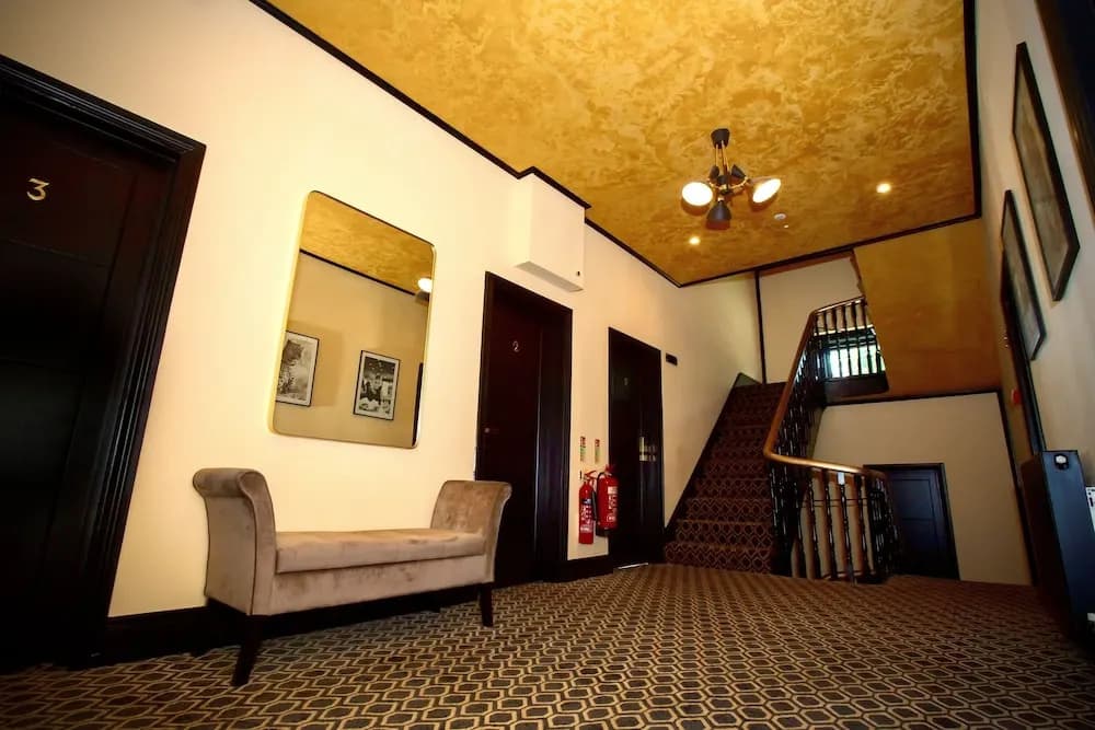 The Hadley Hotel - photo 16