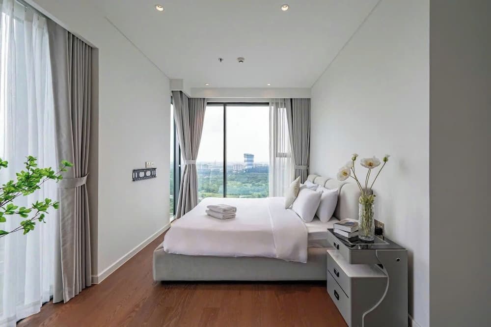 The CREST Premier Residence - photo 14