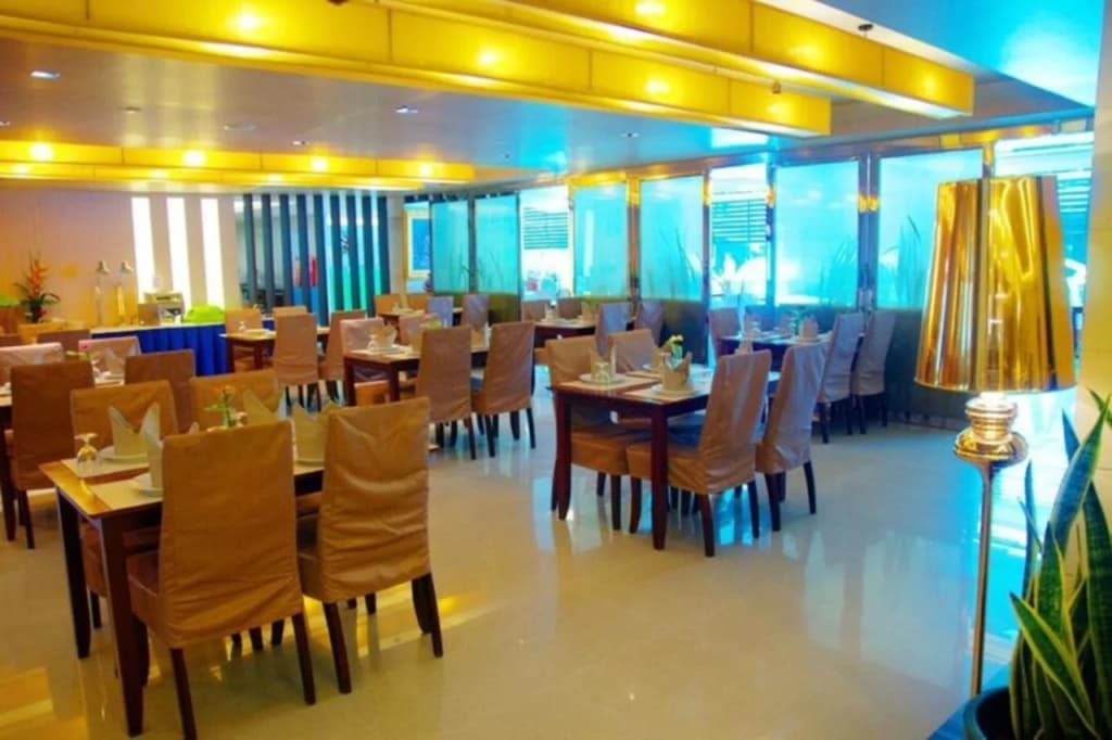 Centric Place Hotel - photo 13