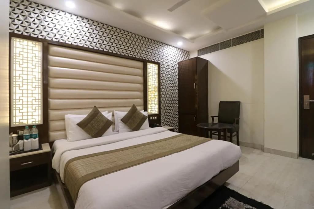 Hotel Mannat International - photo 36