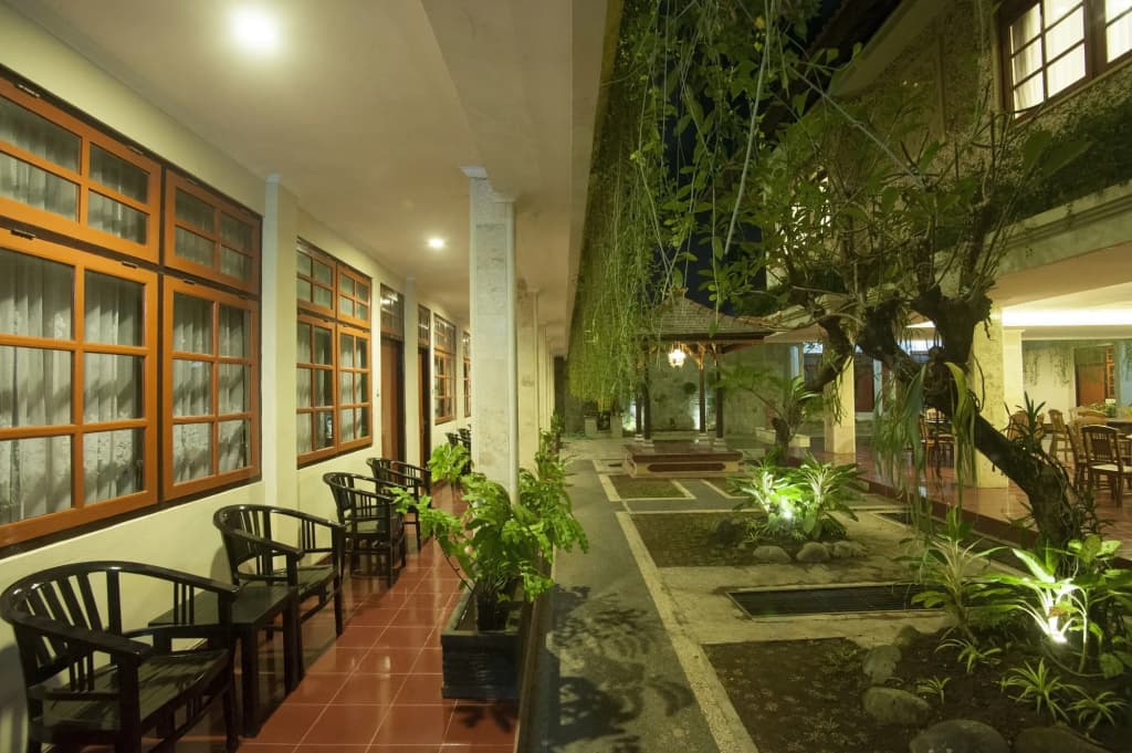 Catur Adi Putra Hotel - photo 24