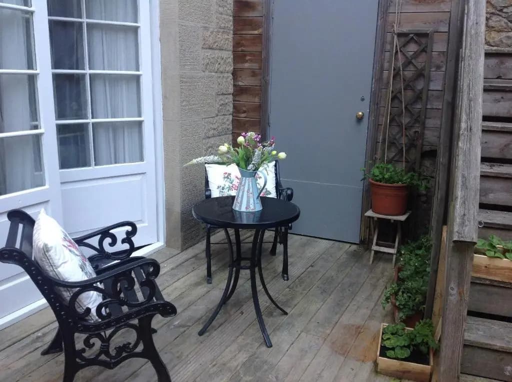 A Room in the City - West (formerly Luxury Central B&B) - photo 10