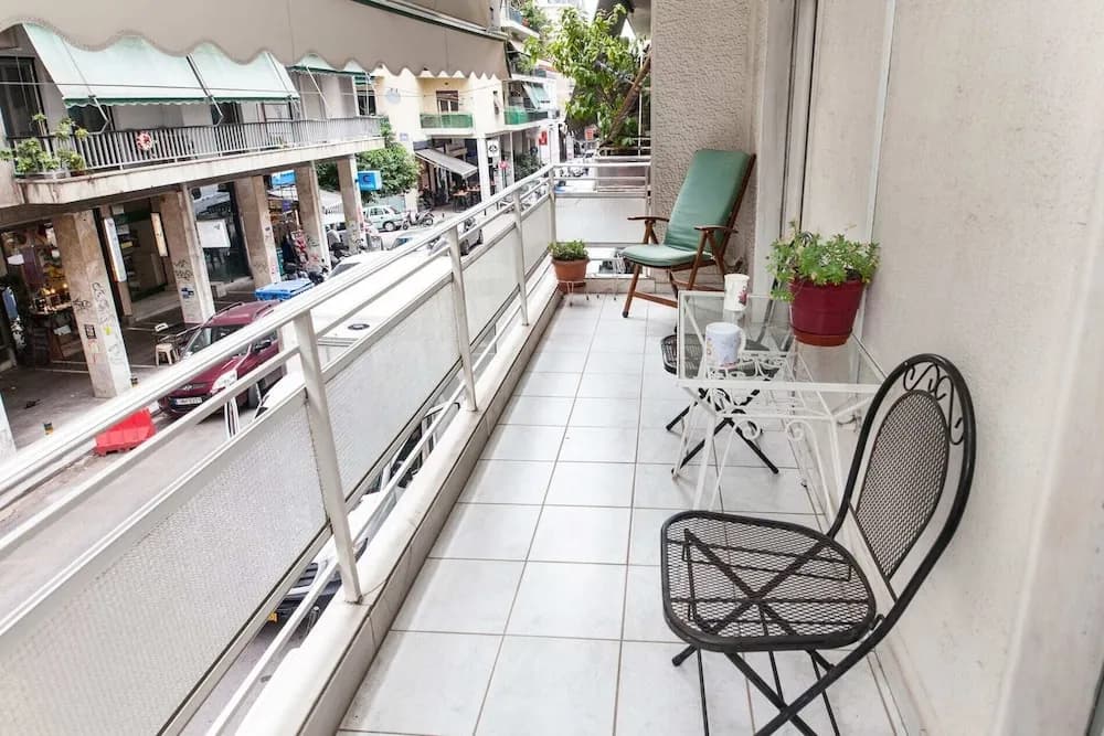 Beautiful Retro Apt in Koukaki - photo 12