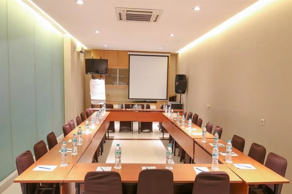 Hotel 88 Kedoya Jakarta - photo 14