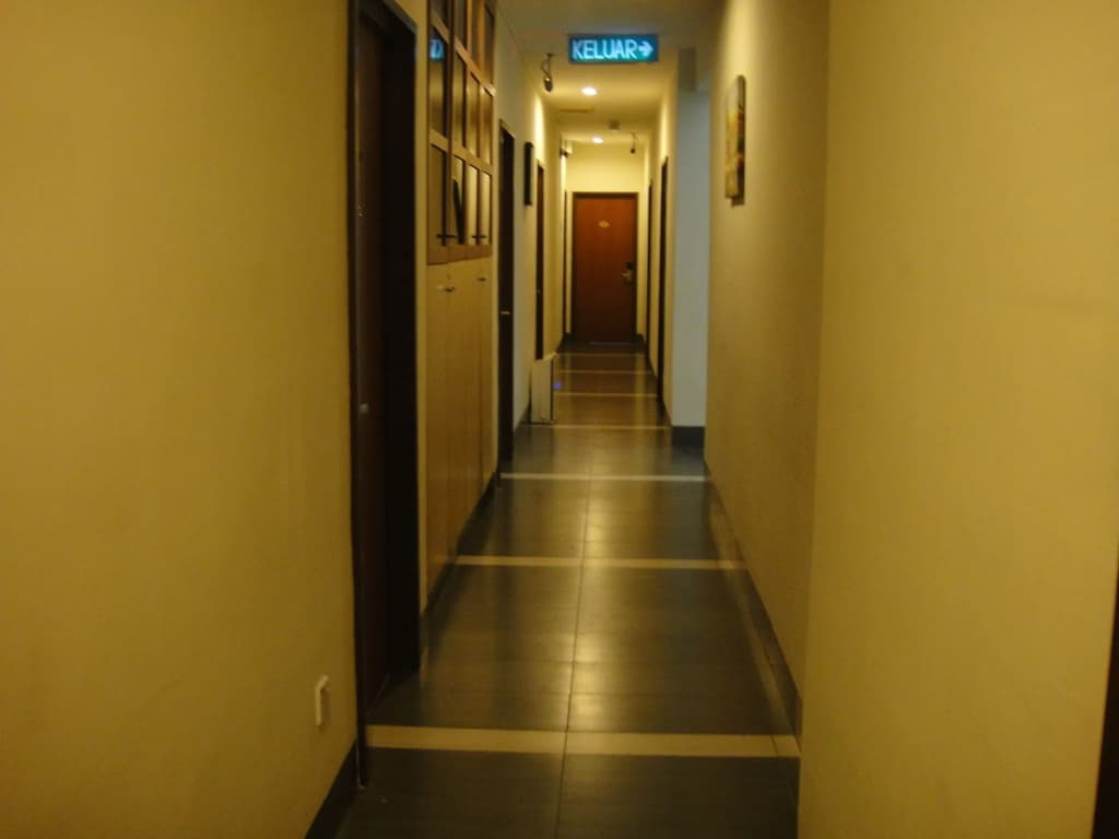 LSN Hotel Taman Connaught - photo 9