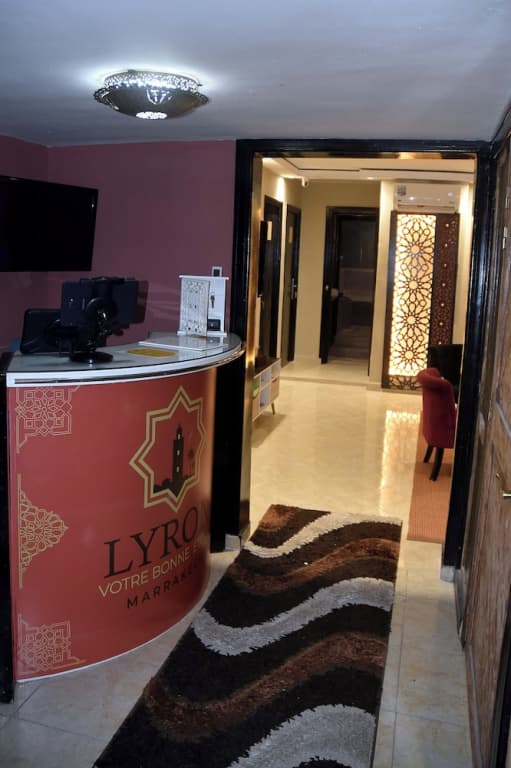 Lyron Hostel - photo 2