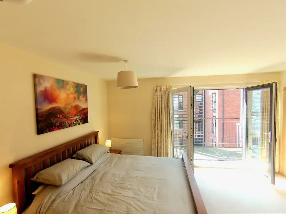 Charming 4 Bedroom Apartment by Royal Botanic Garden - photo 4