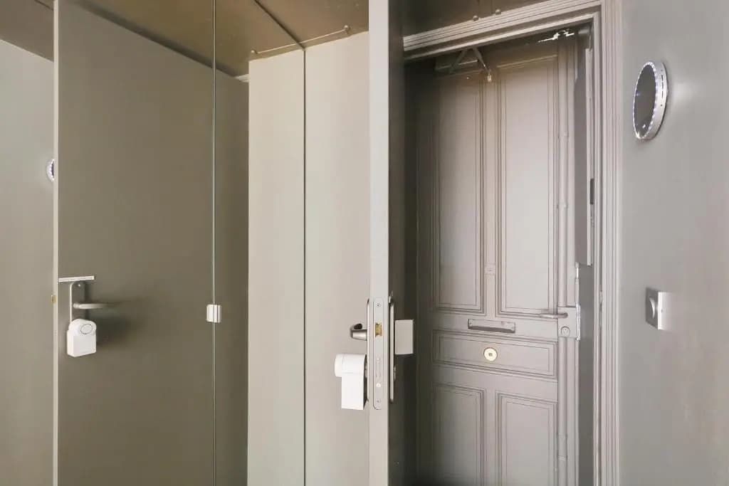 Pick A Flat's Apartment in Porte Saint Denis - rue d'Hauteville - photo 12