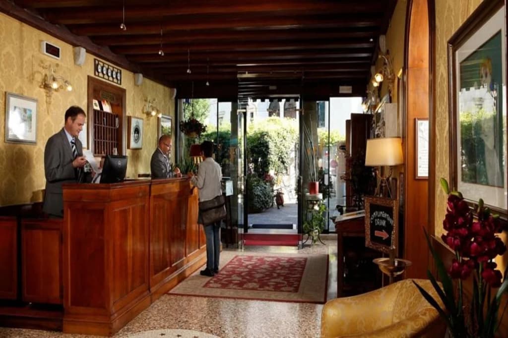 Pensione Accademia - Villa Maravege - photo 22
