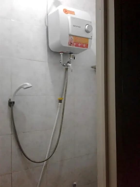 OYO 176 Near Cideng Virgo Residence - photo 11