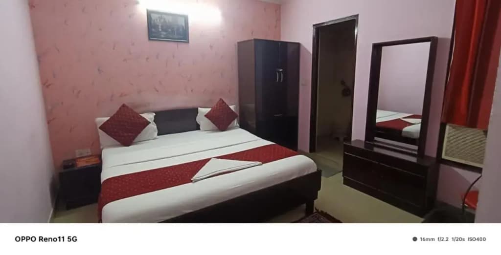 Airport Hotel Parikshit Palace - photo 7