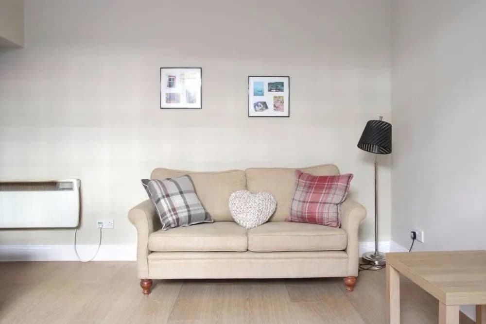Central New Town Flat - photo 6