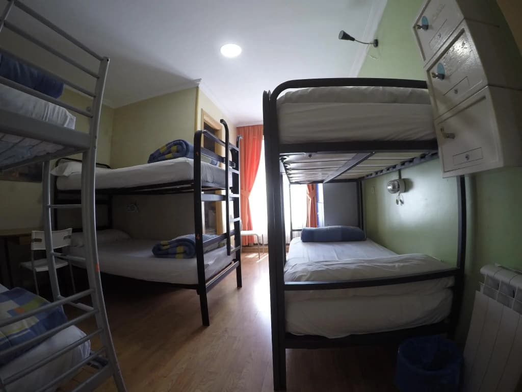 Hostel RC Miguel Ángel - photo 2