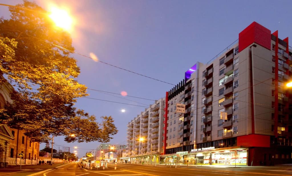 Arrow on Swanston - main photo