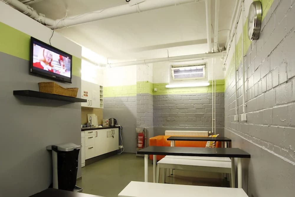 Happy Bed Hostel - photo 10