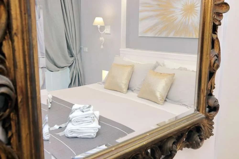 Roman Holiday Suites - photo 24