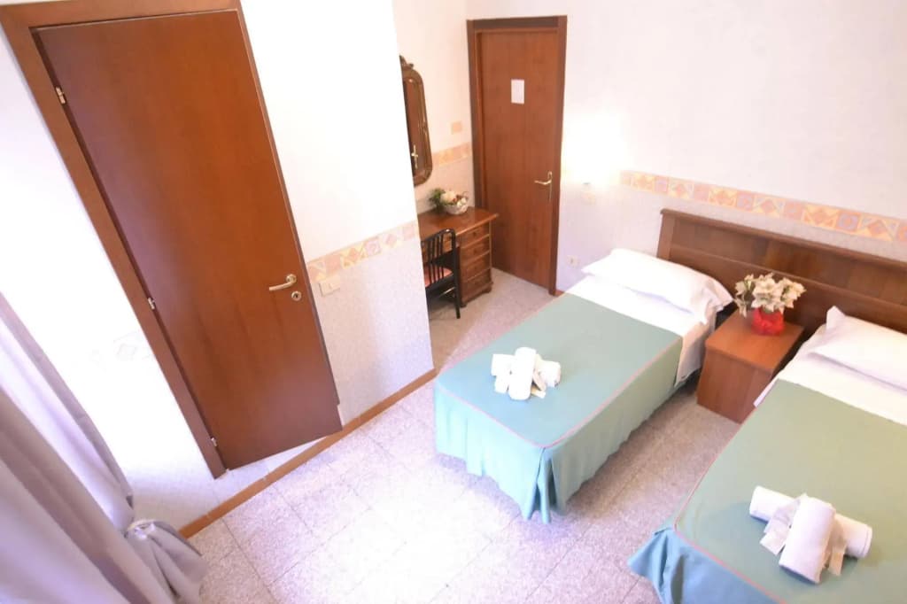 Hotel Capri - photo 6