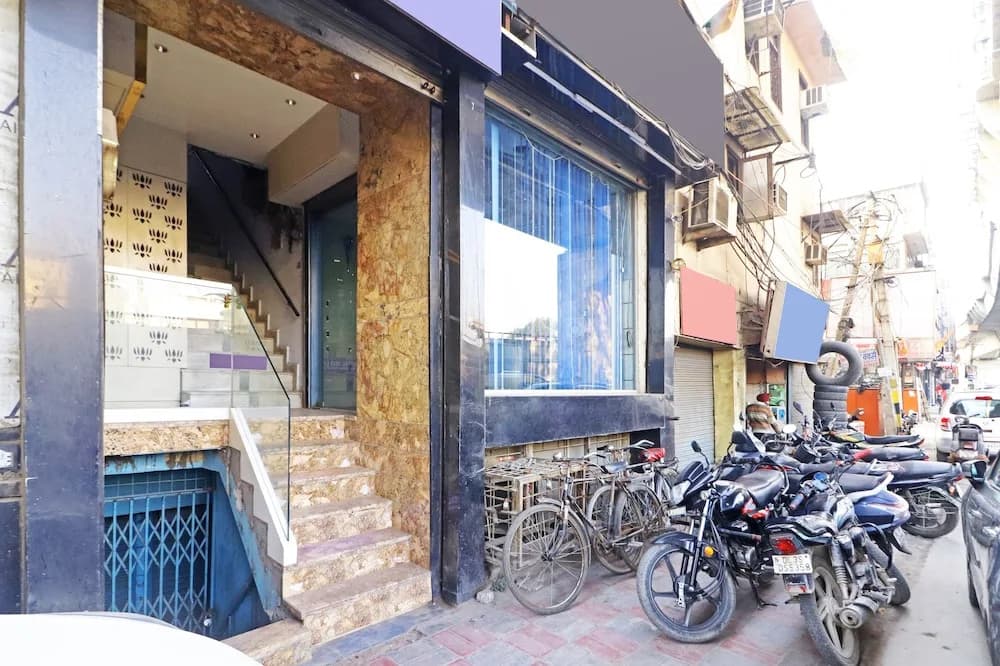 Twamev Rajouri garden by The Arrow - photo 18