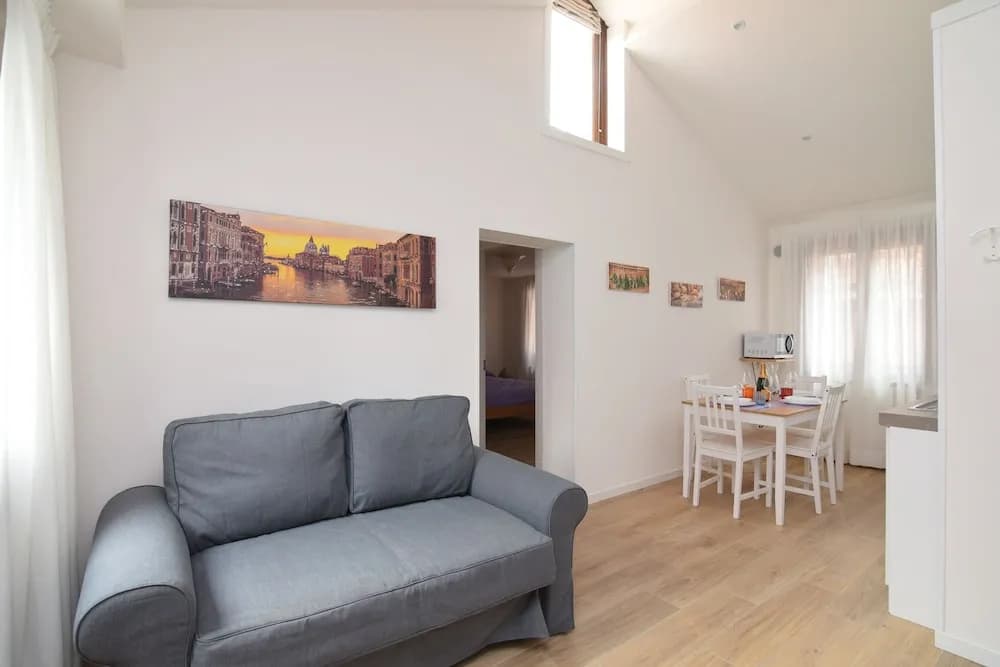 Calle Zan 1585B - photo 2
