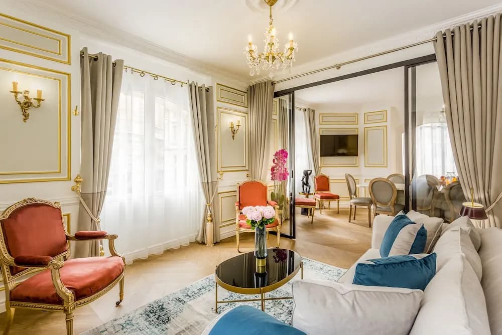 Luxury 6Bdr 5Bth Heritage Building - Louvre View - photo 5