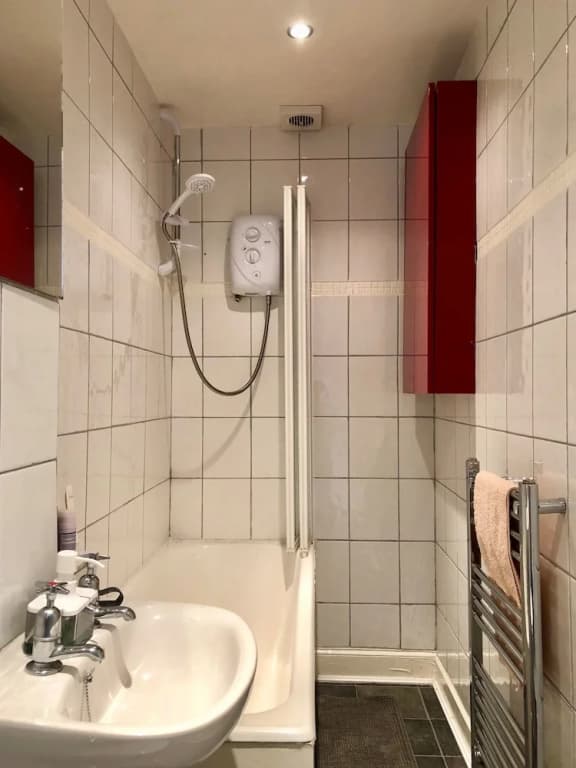 2 Bedroom Flat Near Leith - photo 8