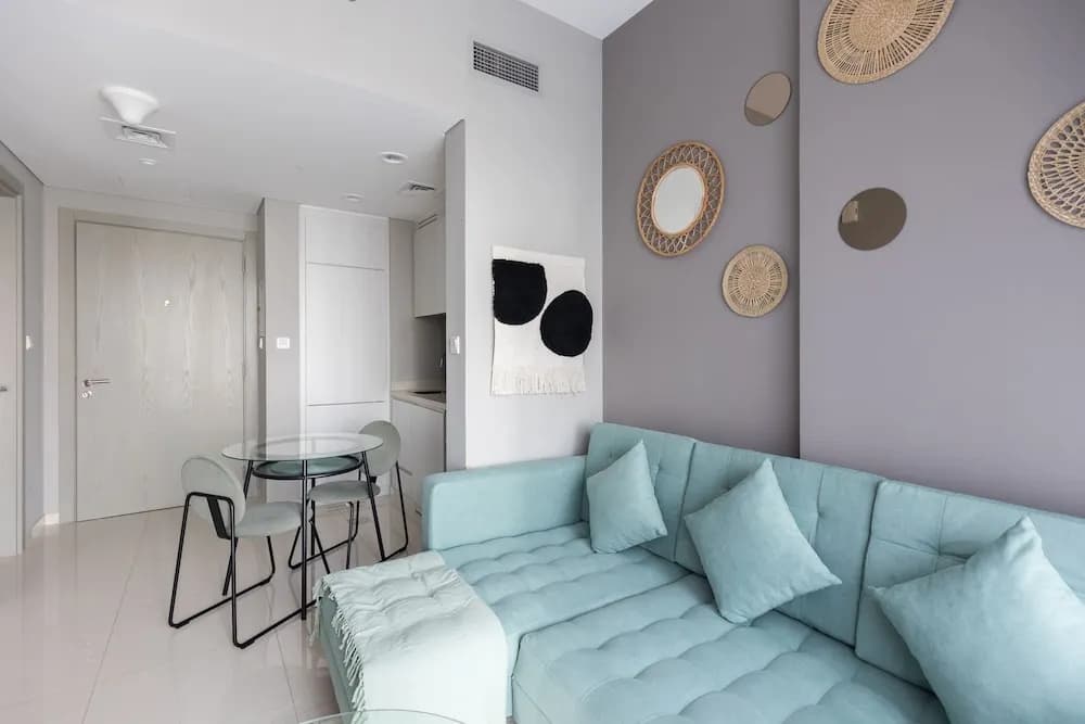 Quiet 1BR with river view - photo 1