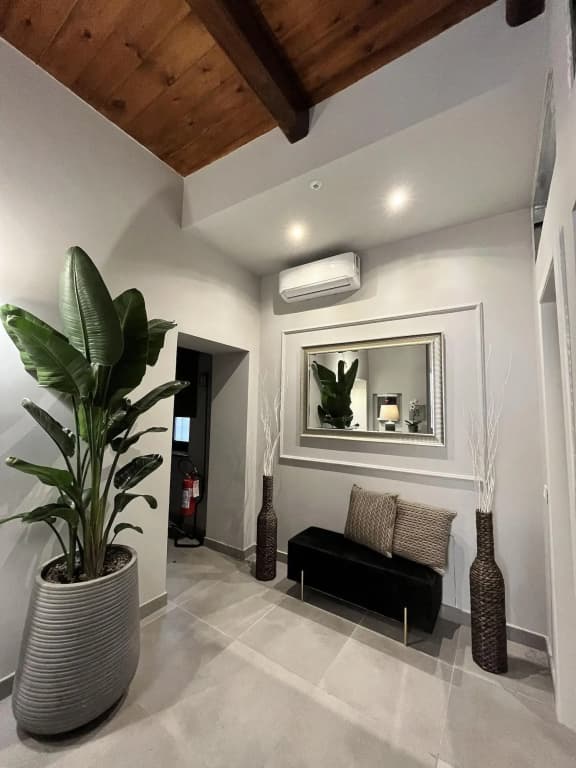 Soha Piazza di Spagna Boutique - photo 25