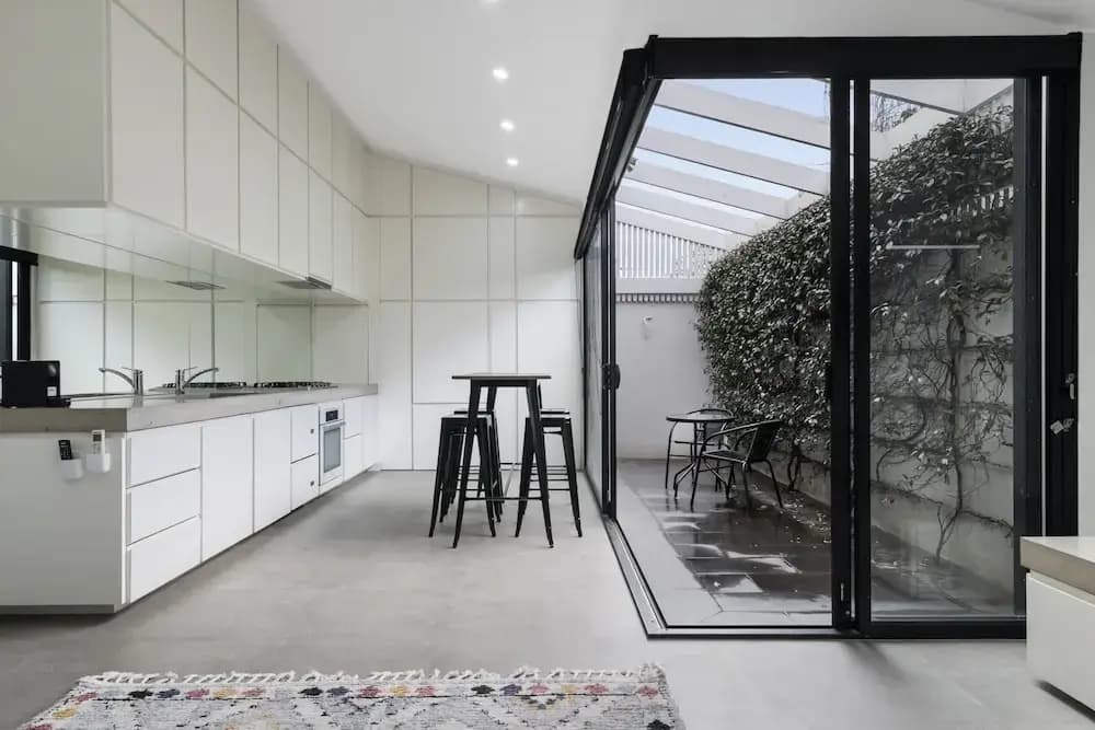 Stylish 2BR House, Walk to Parks & Cafes - photo 1