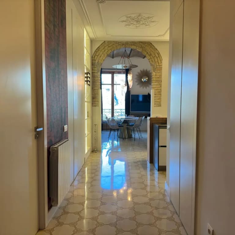 The Avenue 2BR Luxury Unit in Diagonal Ave - photo 4