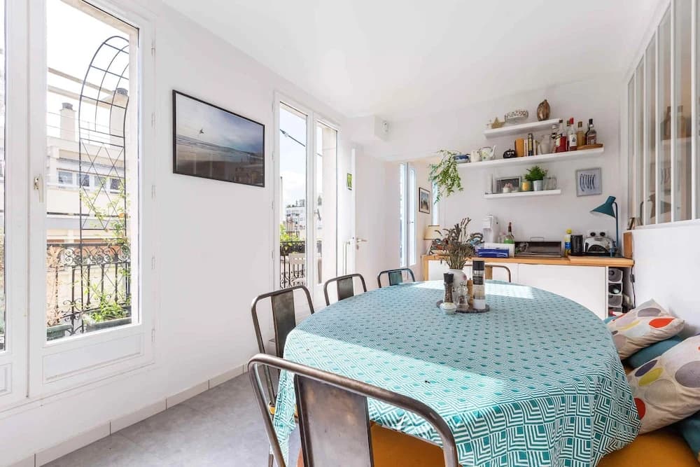 Warm and Homely Duplex Near Montmartre, Fits 5 - photo 5