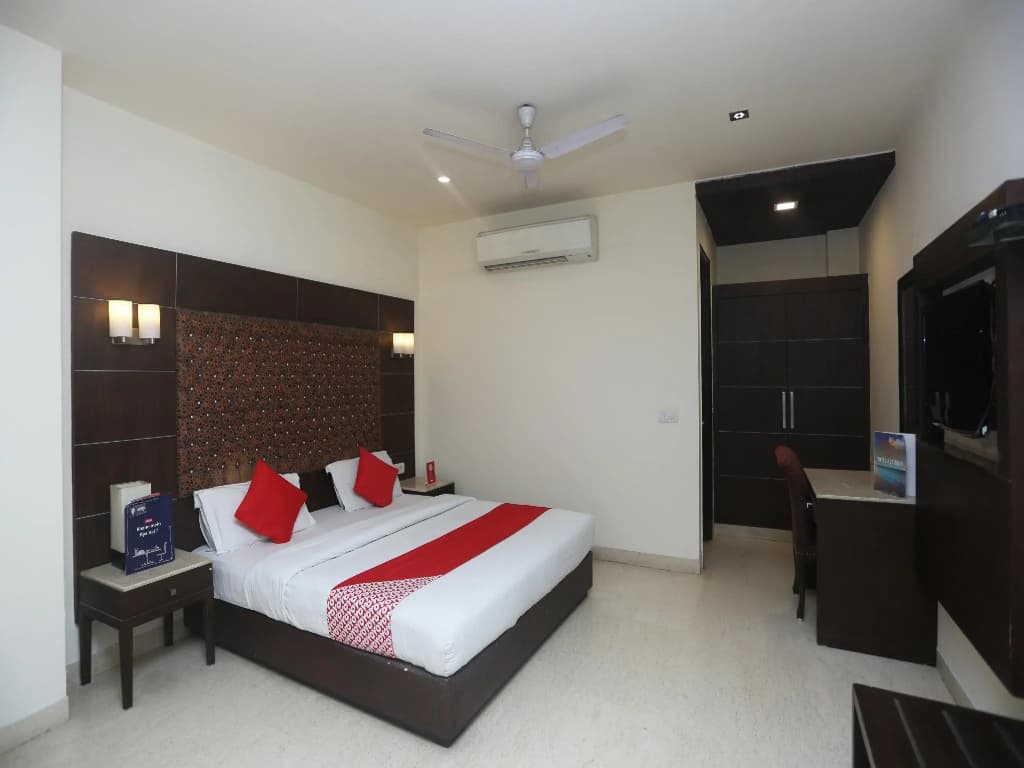 The Metropolis Guest House Near RK Ashram Metro Station - photo 2