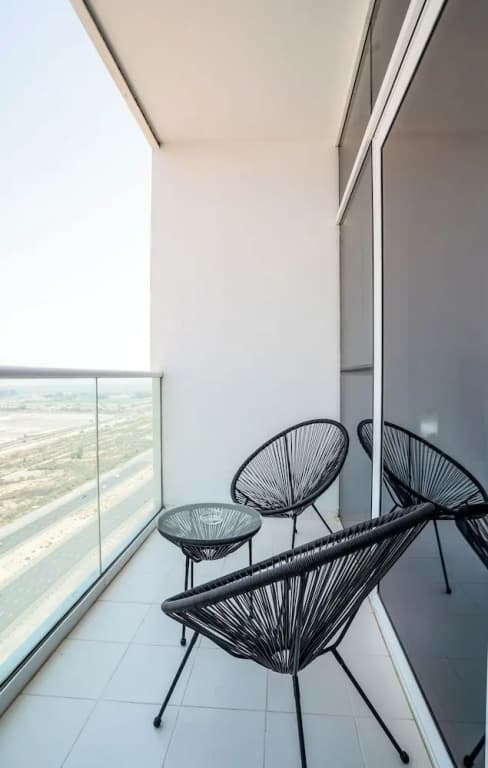 Tanin - Sleek Studio Offering Unobstructed City Views - photo 6