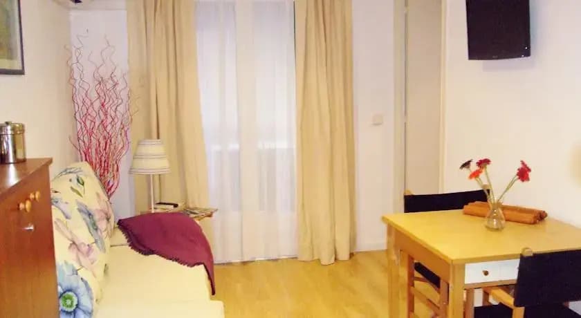 Ramblas Suites - photo 2