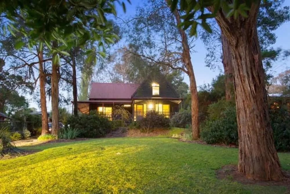 Collins Street House in Red Hill - photo 2