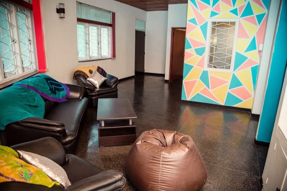 Tuk Tuk Hostels - photo 12