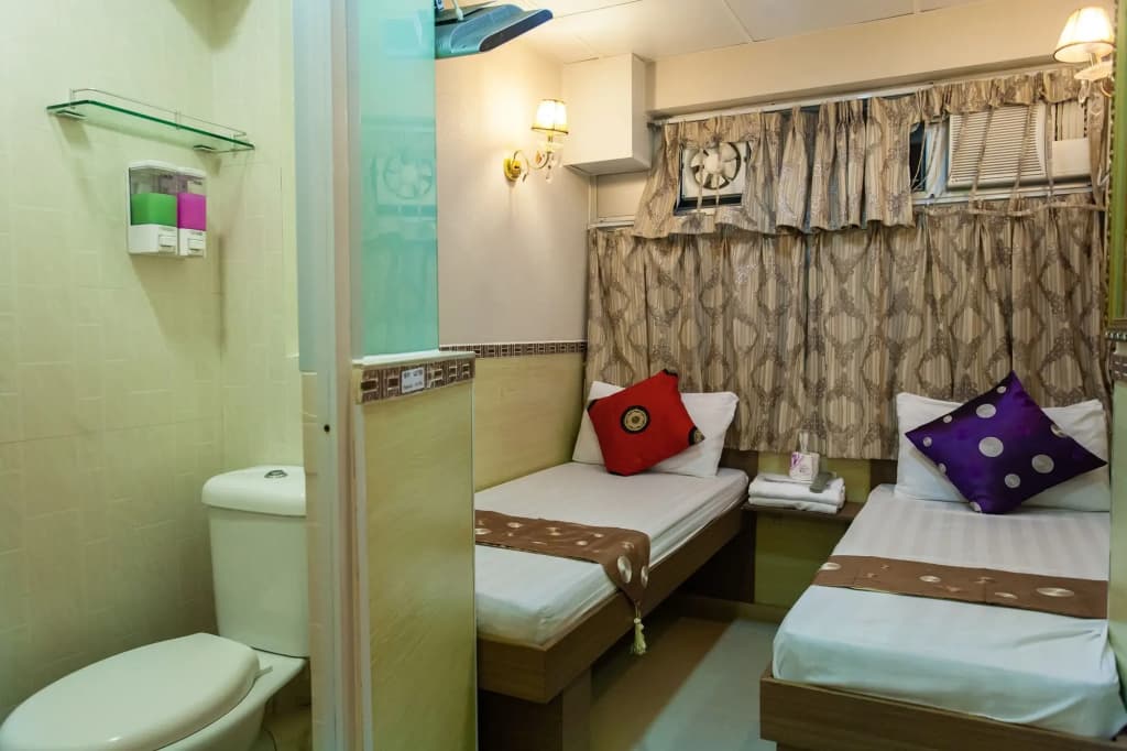 Vincent Hill Guesthouse - photo 17