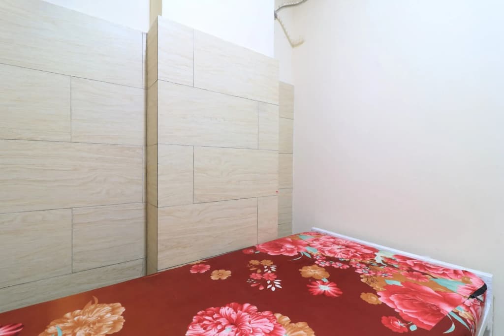 Eiffel Residence Batu Tulis 37 - Female Only - photo 3