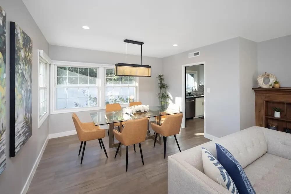 Hidden Valley Pl - 90210 Villa With Canyon Views and a Large Private Backyard - photo 6