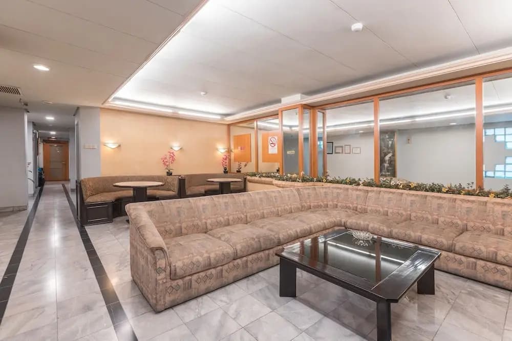 OYO 671 Hotel Capitol - photo 12
