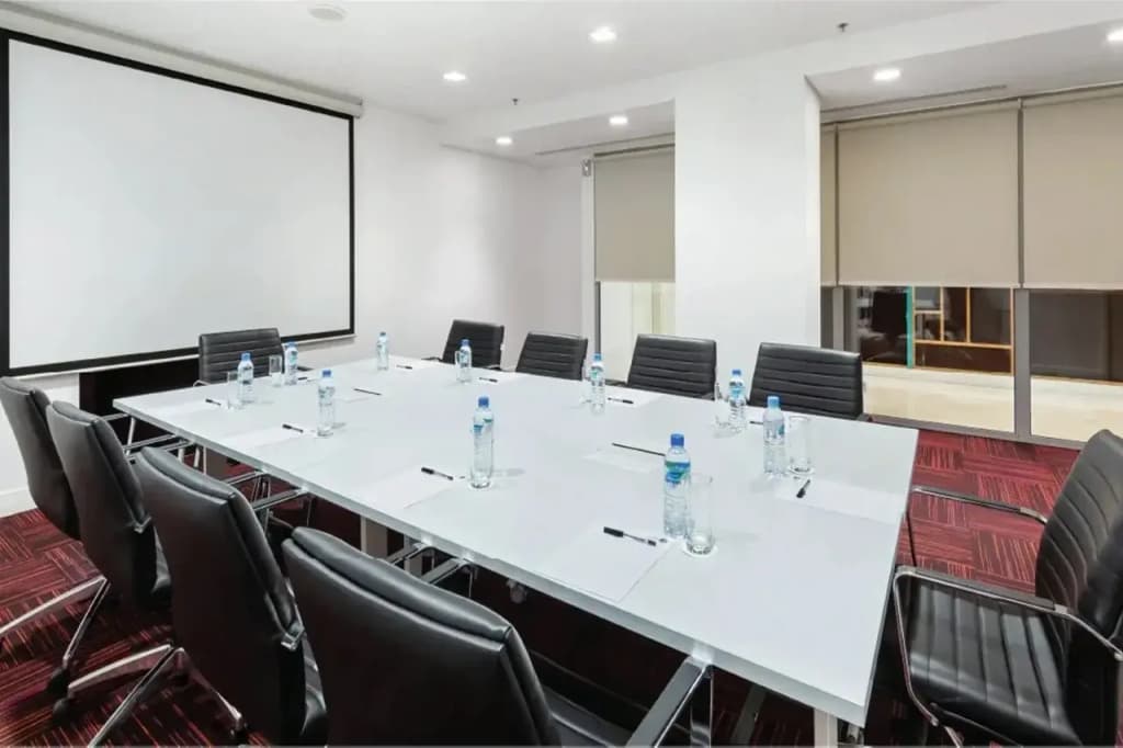 Premier Inn Doha Airport Hotel - photo 8