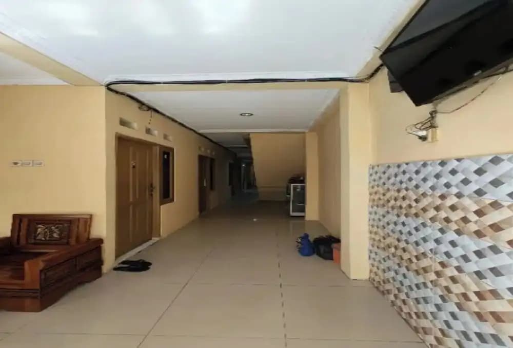 OYO 93887 John Residence - photo 11