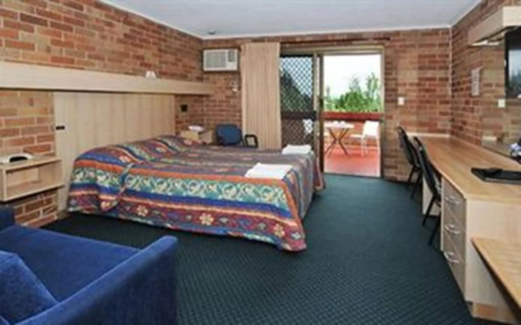 Windsor Riverview Inn - photo 3