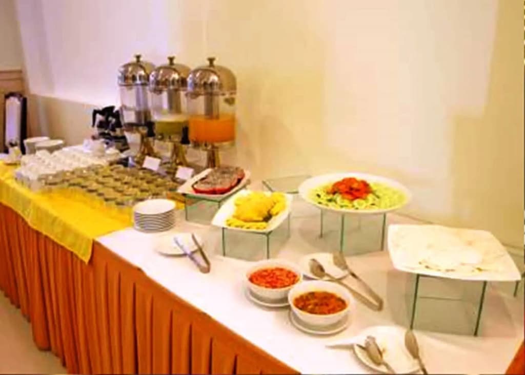 Seventeen Saloon Hotel - photo 11
