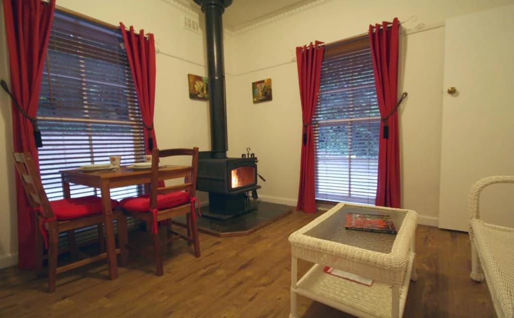 Tudor Cottages Mt Dandenong - photo 5
