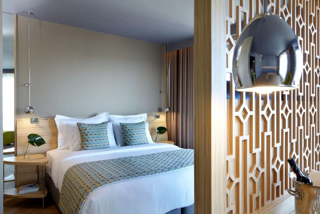 Zeus Wyndham Grand Athens Hotel - photo 3