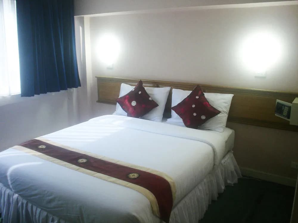 Bangkok Inn - photo 7